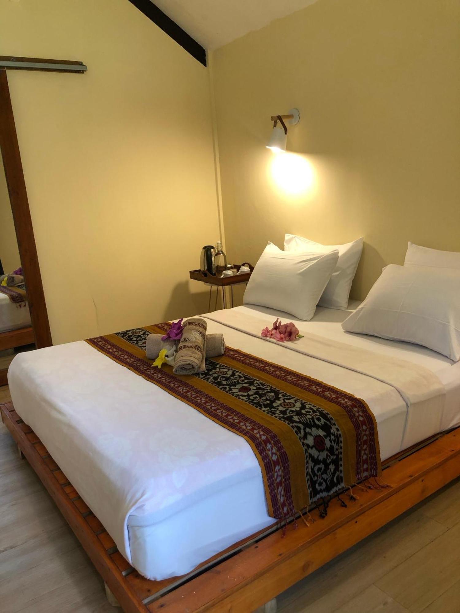 Waroeng Senaru Hotel Ngoại thất bức ảnh